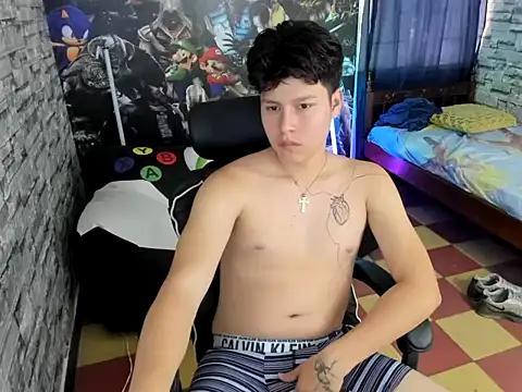 daniel leon online show from March 8, 1:37 pm