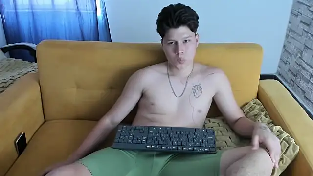 daniel leon online show from April 10, 6:45 pm