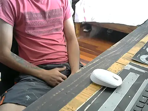 Snapshot of VikernesCam chatting on December 2, 2:45 pm VikernesCam online show from December 2, 2:45 pm