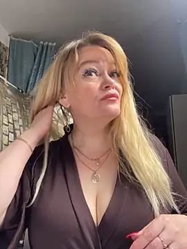 Sweet-blonde online show from February 14, 1:24 am