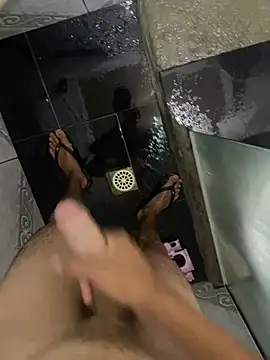 Snapshot of ooMiguel17CM chatting on February 19, 2:40 am ooMiguel17CM online show from February 19, 2:40 am