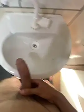 Snapshot of ooMiguel17CM chatting on February 26, 5:34 pm ooMiguel17CM online show from February 26, 5:34 pm