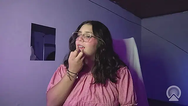 Pao Ly online show from July 17, 11:42 pm