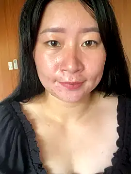 violet-00 online show from October 6, 5:05 am