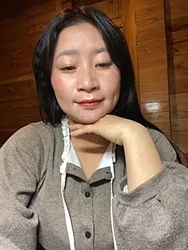 violet-00 online show from December 1, 1:05 pm