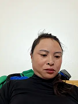 xuxulovezz online show from November 18, 11:15 pm