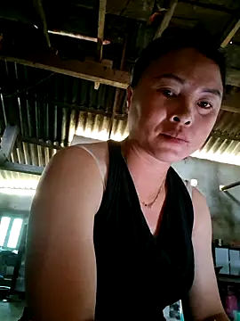 xuxulovezz online show from April 8, 7:19 am