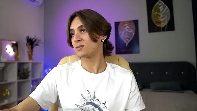 CleoStringer online show from September 22, 5:53 am