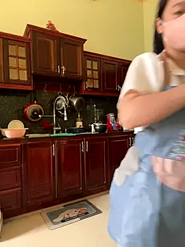 Helen-Tran online show from October 7, 3:14 am