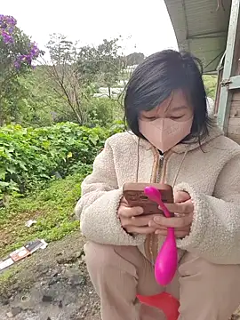 Helen-Tran online show from October 21, 1:28 am