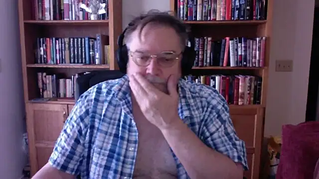 Vinyl22xh online show from March 8, 7:50 pm