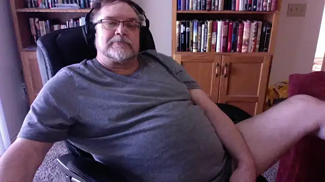 Vinyl22xh online show from March 14, 3:50 pm