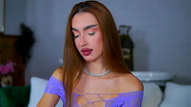 ClaraBenatti online show from November 5, 7:36 pm