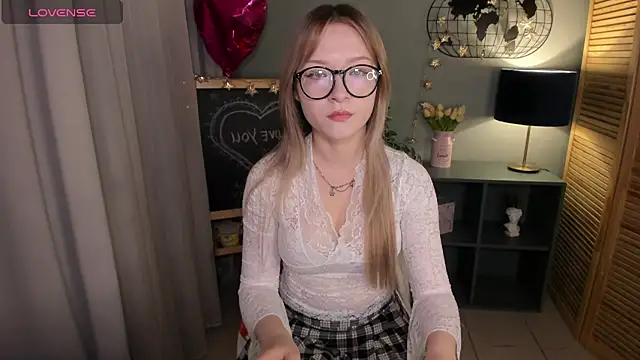 elliupp online show from October 3, 10:01 am