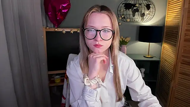 elliupp online show from October 10, 8:35 am