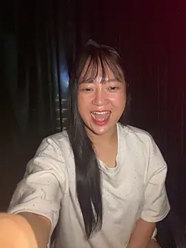 Snapshot of Be_xinh chatting on October 1, 3:51 pm Be xinh online show from October 1, 3:51 pm