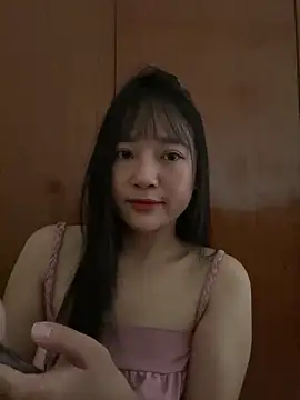 Snapshot of Be_xinh chatting on October 20, 6:47 am Be xinh online show from October 20, 6:47 am