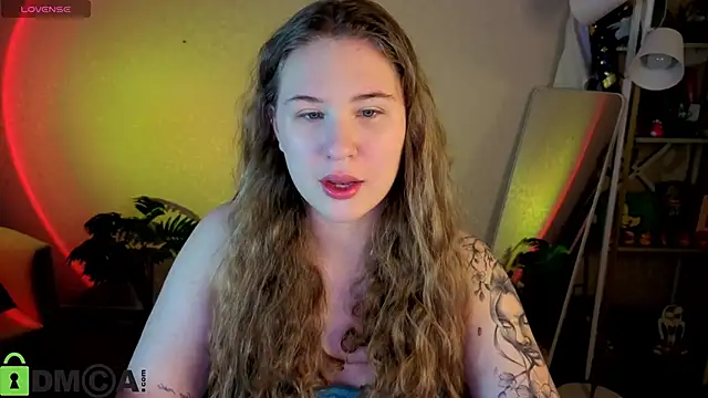 Snapshot of Elsie_Cutties chatting on April 27, 1:14 am Elsie Cutties online show from April 27, 1:14 am
