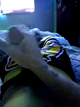 Snapshot of Painstickwes chatting on February 10, 2:32 pm Painstickwes online show from February 10, 2:32 pm