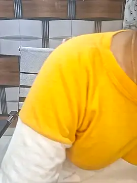 Snapshot of Soni_cute86526 chatting on March 20, 5:23 am Soni cute86526 online show from March 20, 5:23 am