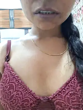 Snapshot of Soni_cute86526 chatting on April 9, 3:50 am Soni cute86526 online show from April 9, 3:50 am