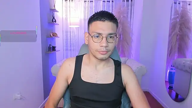 Snapshot of marcuswildx chatting on September 25, 11:03 am marcuswildx online show from September 25, 11:03 am