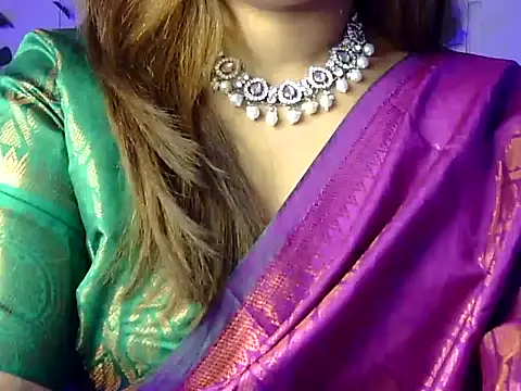 Snapshot of Aaliya02 chatting on February 9, 3:21 am Aaliya02 online show from February 9, 3:21 am