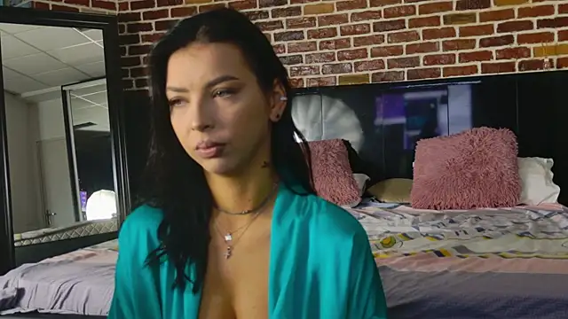 Snapshot of MeganSin_ chatting on October 7, 5:26 am MeganSin online show from October 7, 5:26 am