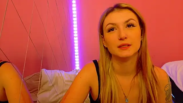 Anaayss  online show from December 16, 5:45 am