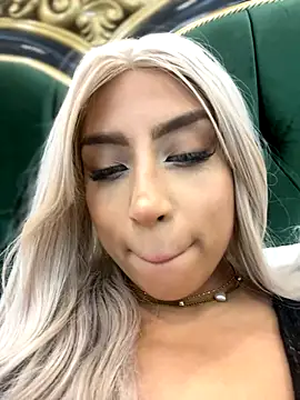 CourtneyRoses online show from October 9, 4:32 am