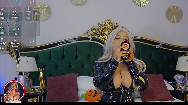 CourtneyRoses online show from October 31, 6:20 pm