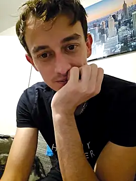 Snapshot of Chrisou73 chatting on June 9, 7:36 pm Chrisou73 online show from June 9, 7:36 pm