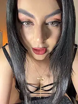 Snapshot of LlianneDiamond1 chatting on February 12, 3:18 pm LlianneDiamond1 online show from February 12, 3:18 pm
