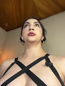 Snapshot of LlianneDiamond1 chatting on July 24, 2:48 pm LlianneDiamond1 online show from July 24, 2:48 pm