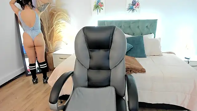 Antonela vargas online show from November 13, 12:15 pm