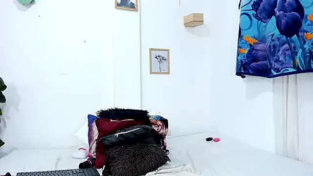 Snapshot of isabella_ma2 chatting on October 1, 4:18 am isabella ma2 online show from October 1, 4:18 am