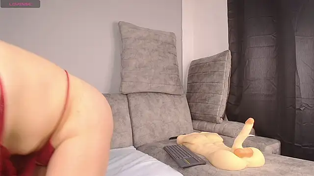 Isisharrison online show from October 31, 10:22 pm