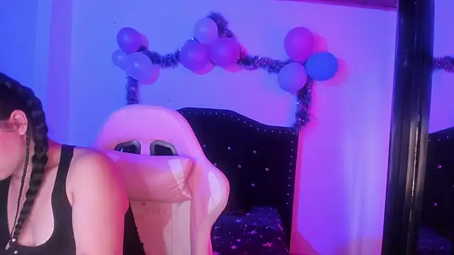 kitty  chs online show from February 5, 8:46 pm