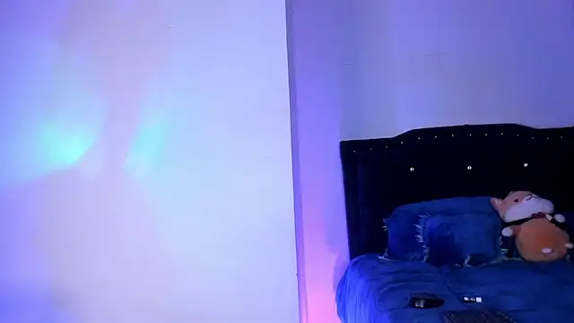 kitty  chs online show from April 6, 12:19 am