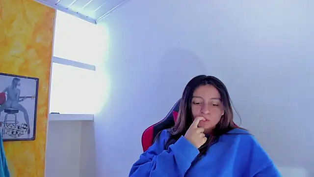 lala clark online show from February 12, 8:04 pm