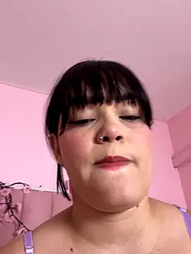 Snapshot of DannaGlamShow chatting on October 16, 1:23 pm DannaGlamShow online show from October 16, 1:23 pm
