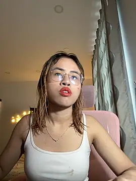 EllieYoon online show from November 30, 9:13 am