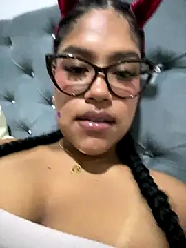 miiabrown18 online show from November 3, 11:59 pm