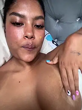 miiabrown18 online show from November 6, 12:06 pm