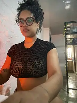 miiabrown18 online show from March 29, 8:53 pm