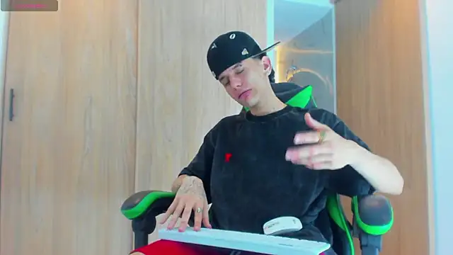 Skinny batman online show from September 30, 4:12 pm