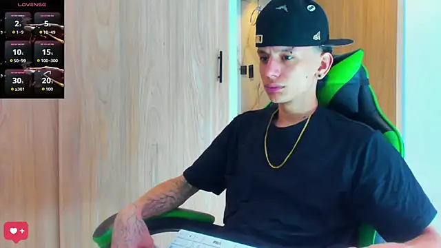 Skinny batman online show from October 27, 6:45 pm