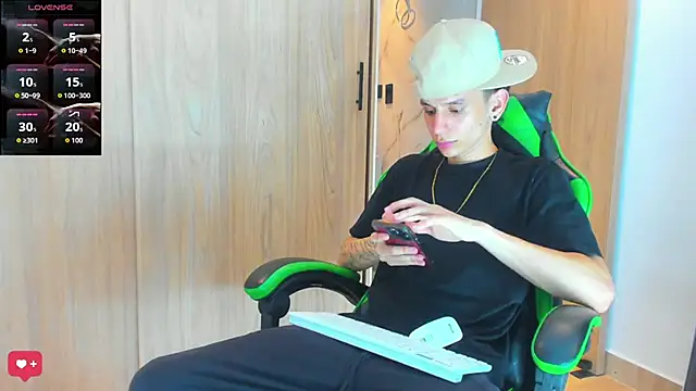 Skinny batman online show from November 8, 4:01 am