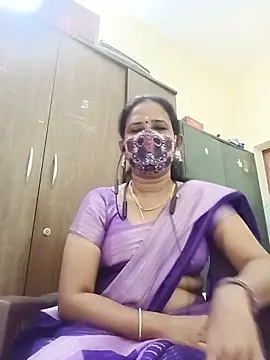 Snapshot of tamil_Boomika chatting on May 19, 1:56 am tamil Boomika online show from May 19, 1:56 am
