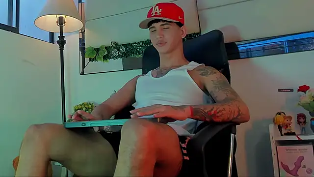 damian xxxl online show from November 15, 8:05 pm